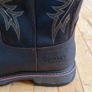 New Ariat WorkHog Waterproof Work Boot man IN BRUIN BROWN SZ 11.5EE